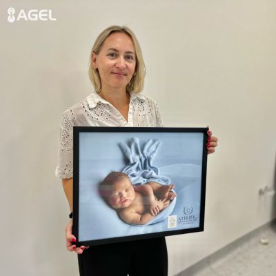 Centrum predpôrodnej prípravy kežmarskej nemocnice zdobia fotografie od profesionálnej novorodeneckej fotografky Ľubky Čubanovej